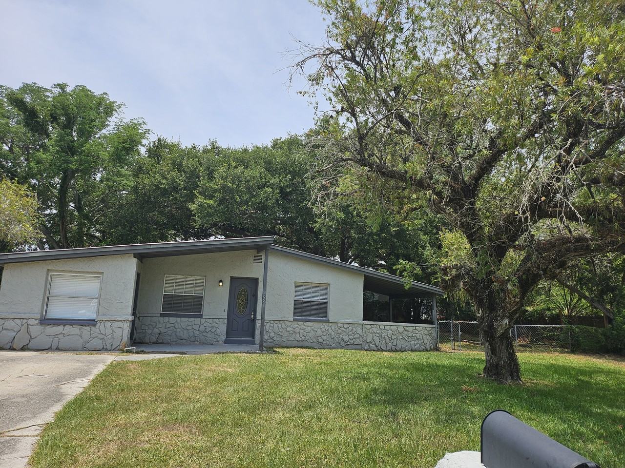 309 Papaya Dr #NA - Photo 2 of 20