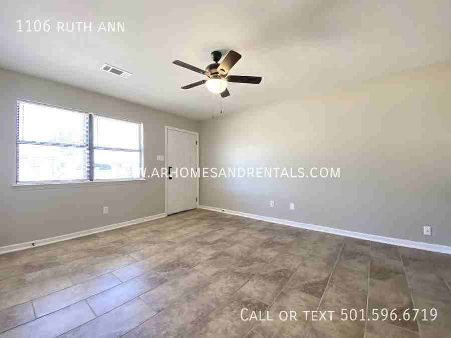 1106 Ruth Ann Dr - Photo 2 of 7