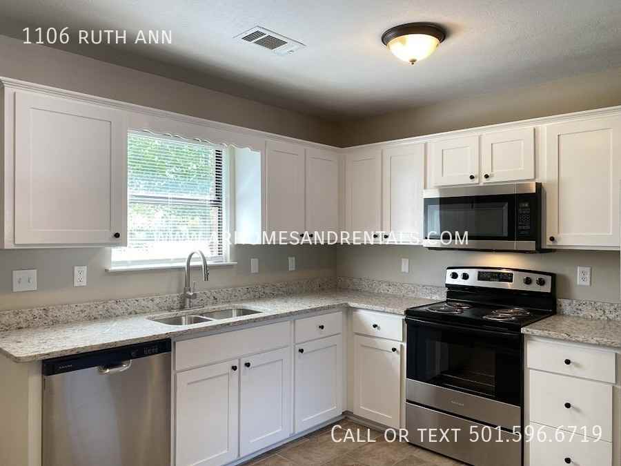 1106 Ruth Ann Dr - Photo 3 of 7