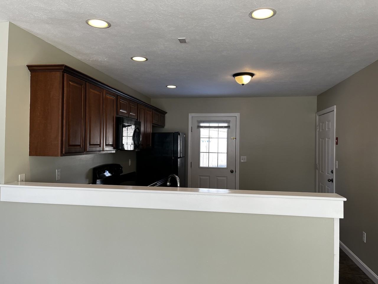 112 Elm St #A - Photo 5 of 17