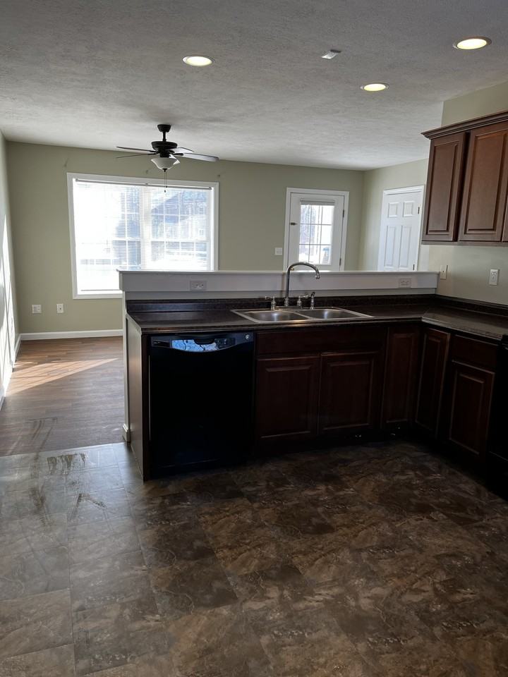 112 Elm St #A - Photo 7 of 17