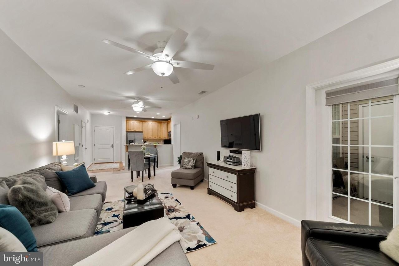 6208 Lydia Hollow Dr - Photo 3 of 29