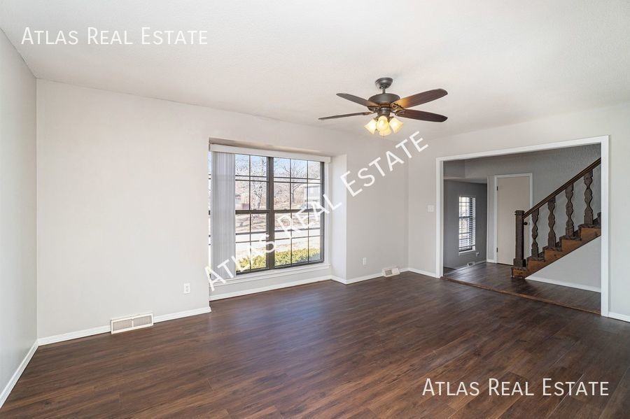 9915 N Campbell Dr - Photo 2 of 16