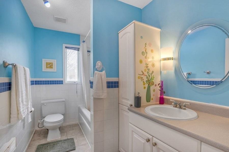 8030 Broadway - Photo 4 of 4