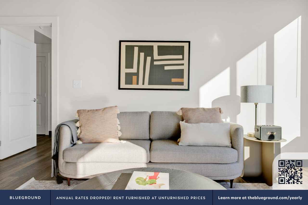 625 H Street Northeast - Photo 4 of 51