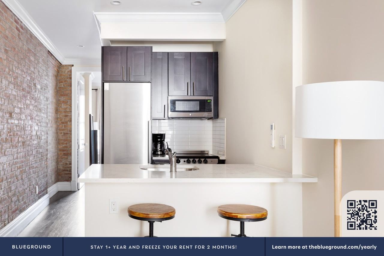 11 E 7th St #1034 - Photo 7 of 22