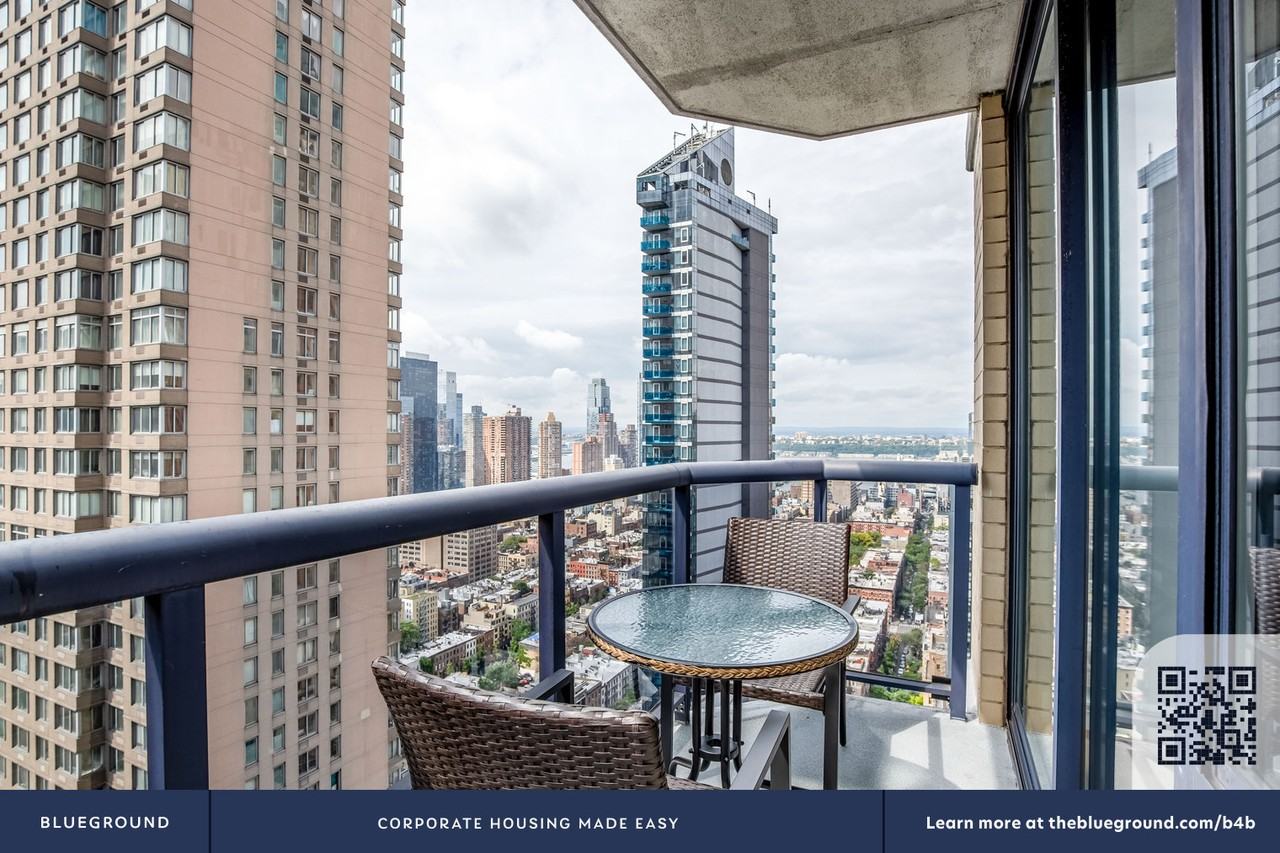 235 West 48th Street - Photo 5 of 32