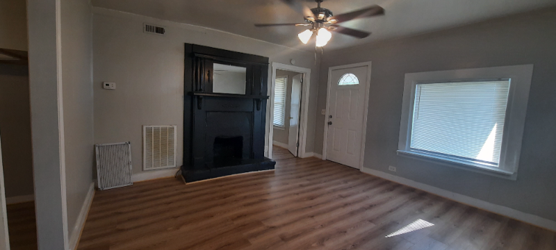 1610 24th Ave N - Photo 3 of 29