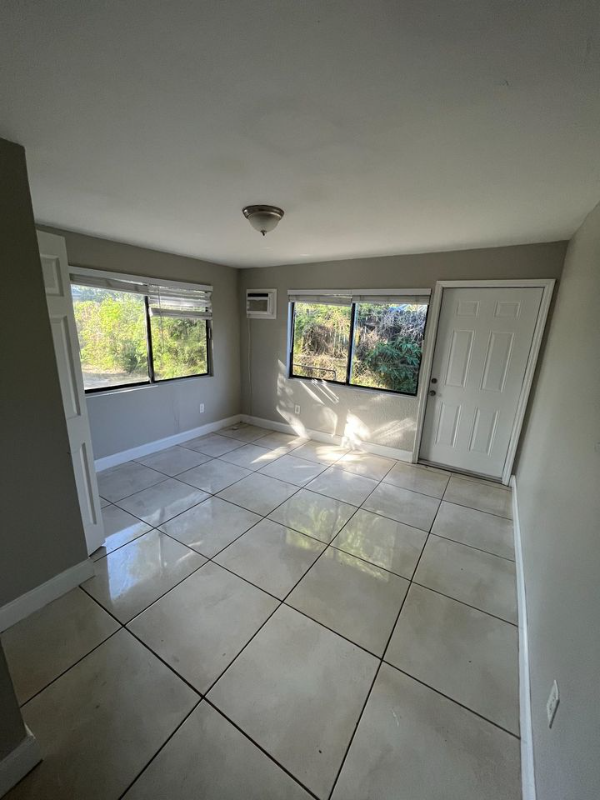 22 11Xx Swter #C - Photo 2 of 5