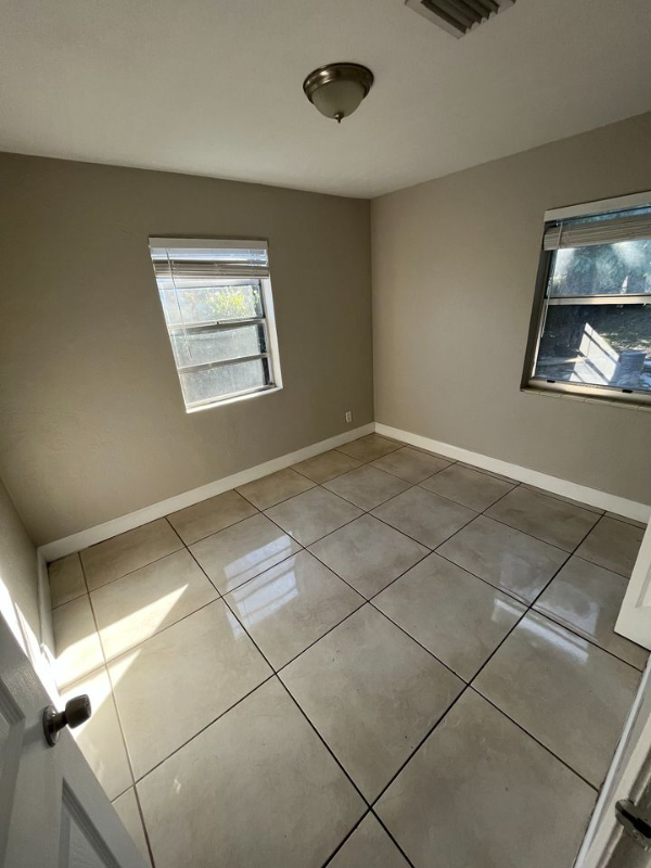 22 11Xx Swter #C - Photo 3 of 5