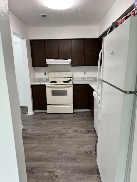 1913 W 1st St #210 - Photo 3 of 13