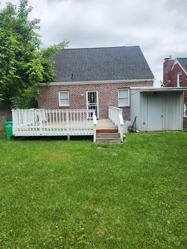 4303 Will St #1 - Photo 2 of 15