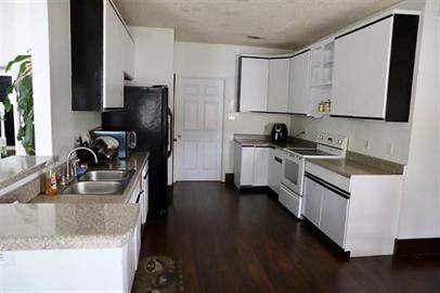 305 Hunters Creek Drive - Photo 3 of 5