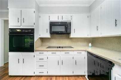 4717 Carousel Drive - Photo 2 of 10