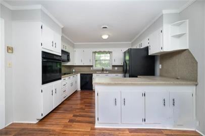 4717 Carousel Drive - Photo 3 of 10