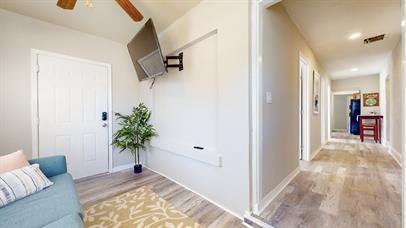 1911 Quincy Street South - Photo 3 of 19