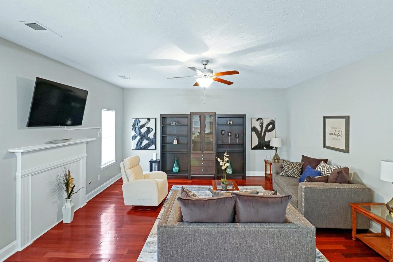 1219 Partridge Lane - Photo 3 of 10