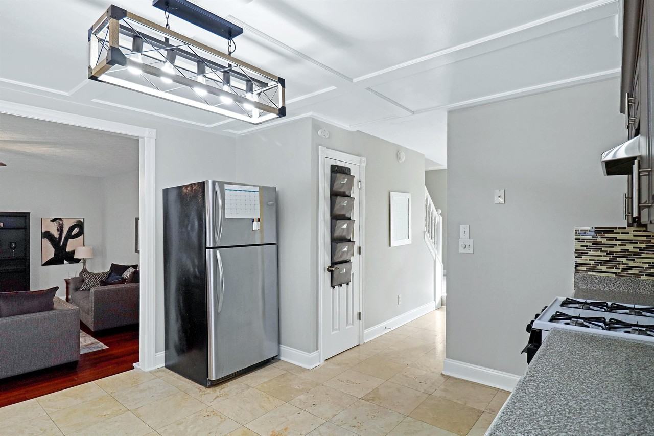 1219 Partridge Lane - Photo 5 of 10