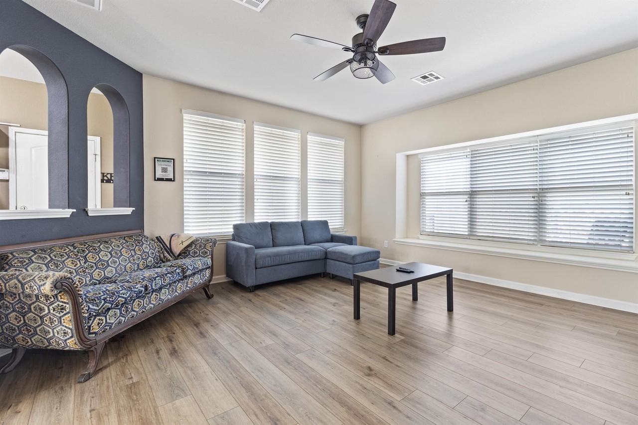 314 Sycamore Street - Photo 3 of 10