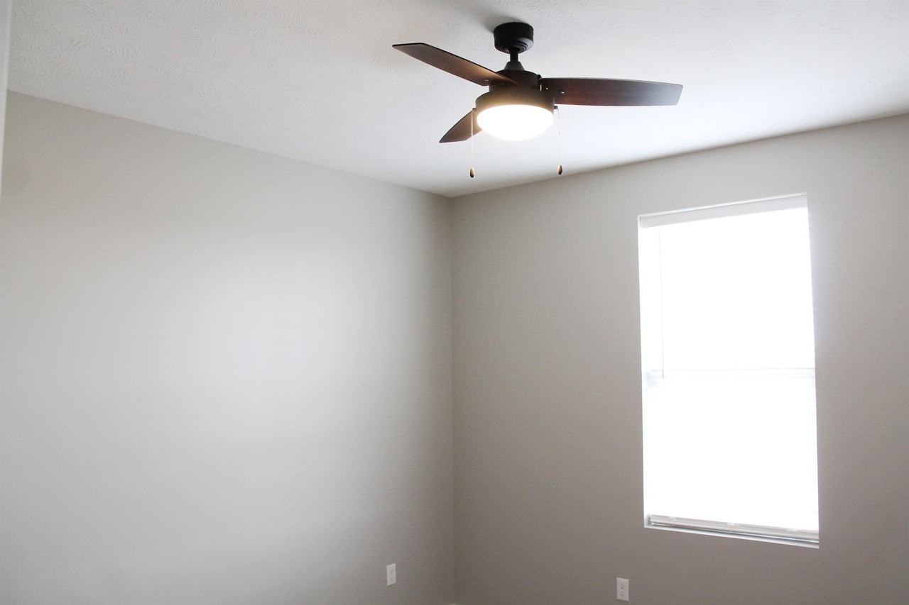 711 Legacy Drive - Photo 4 of 10