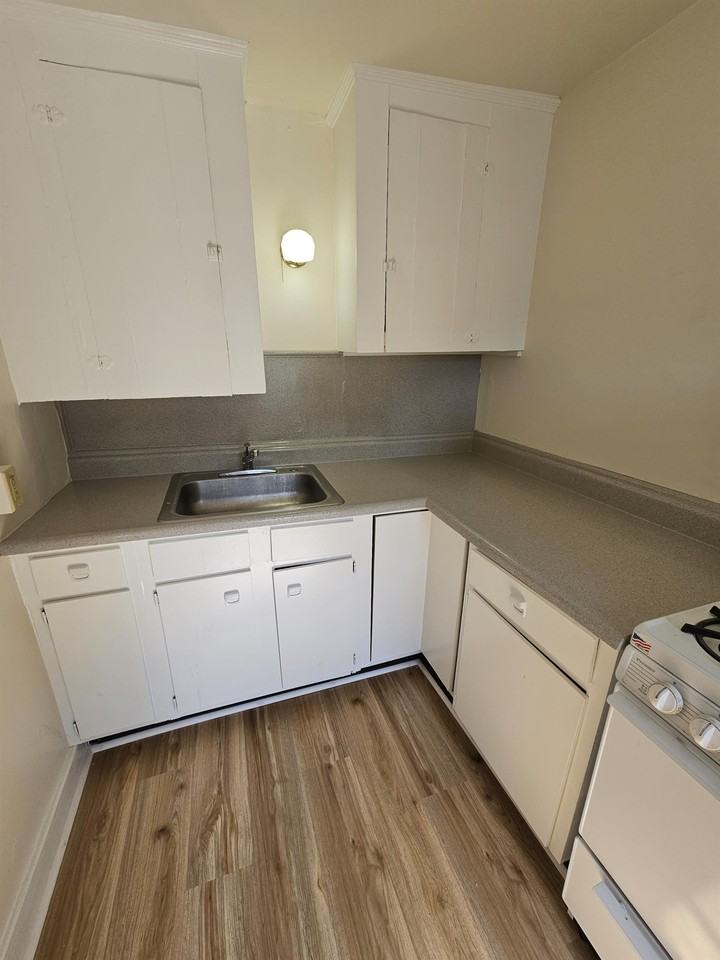 16-18 Loomis Street - Photo 3 of 8