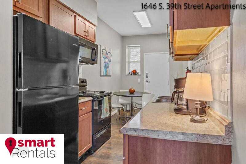 1646 S 39th St - Photo 3 of 16