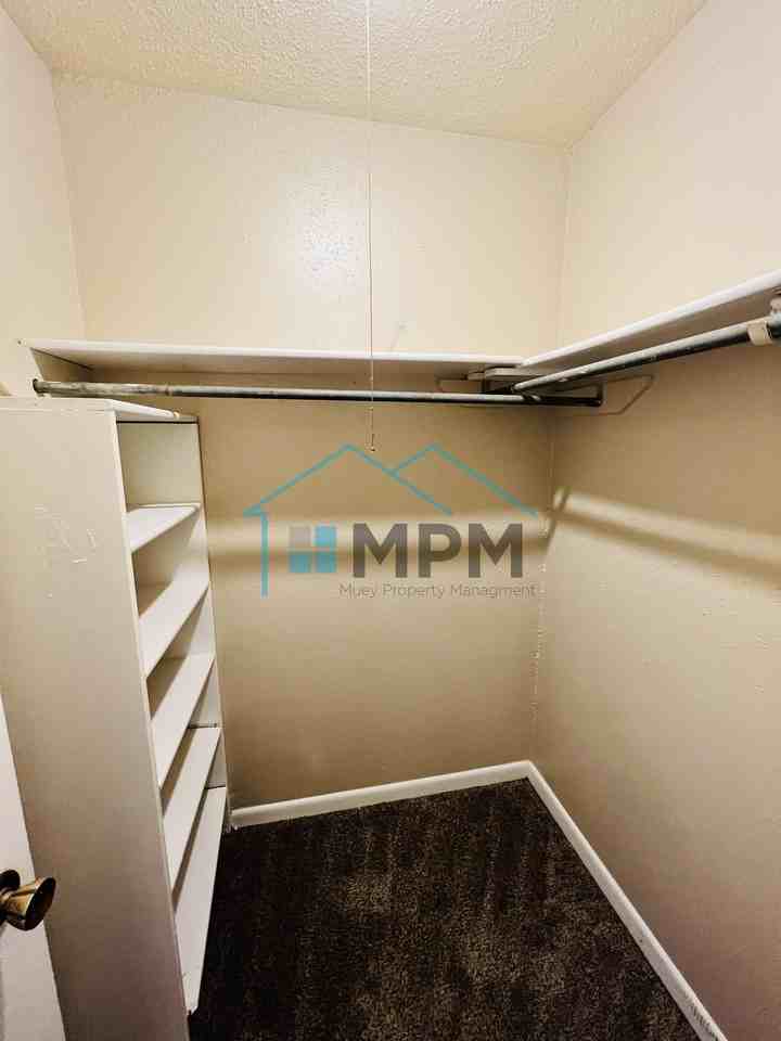 415 Gulpha Drive - Photo 5 of 30