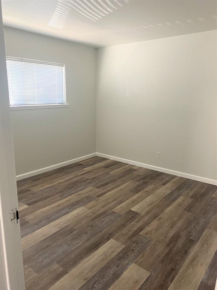 1523 8th Avenue - Photo 2 of 8