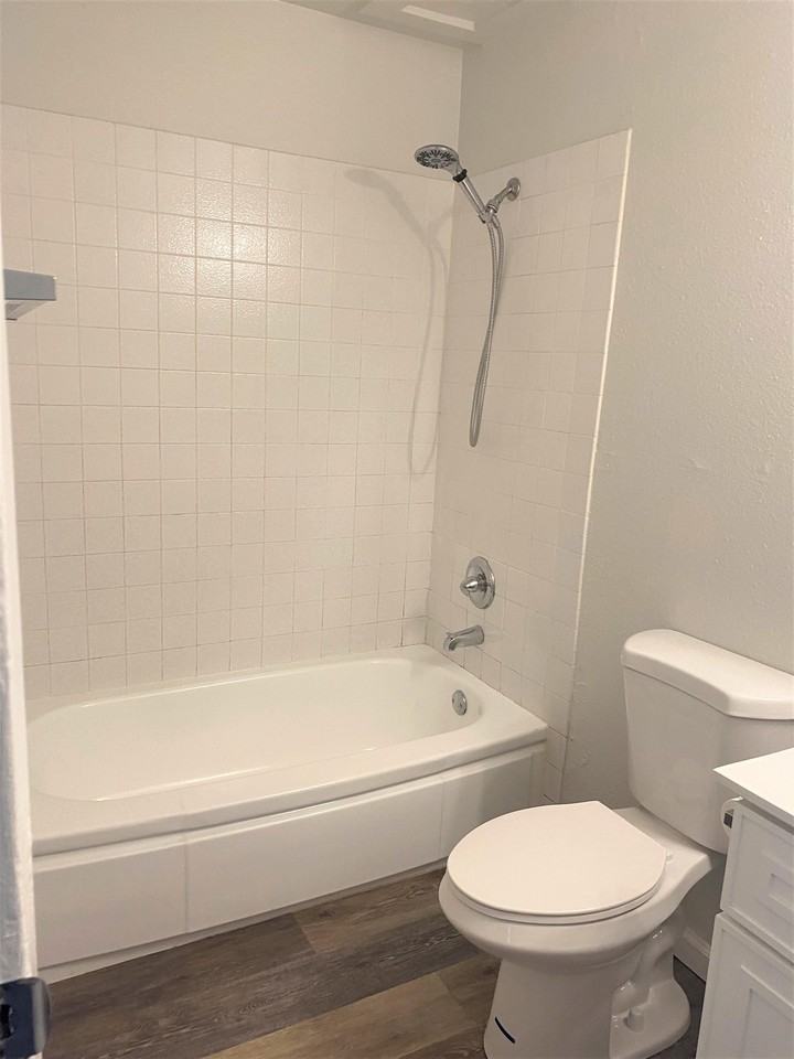 1523 8th Avenue - Photo 4 of 8