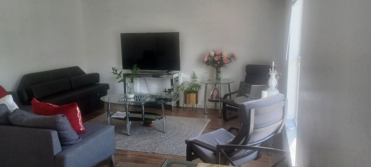 1447 Southeast 17th Terrace - Photo 5 of 6