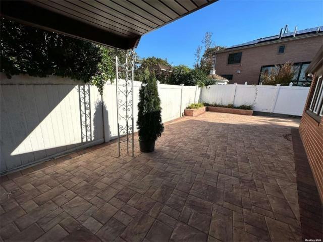 19902 Epsom Crse - Photo 2 of 20