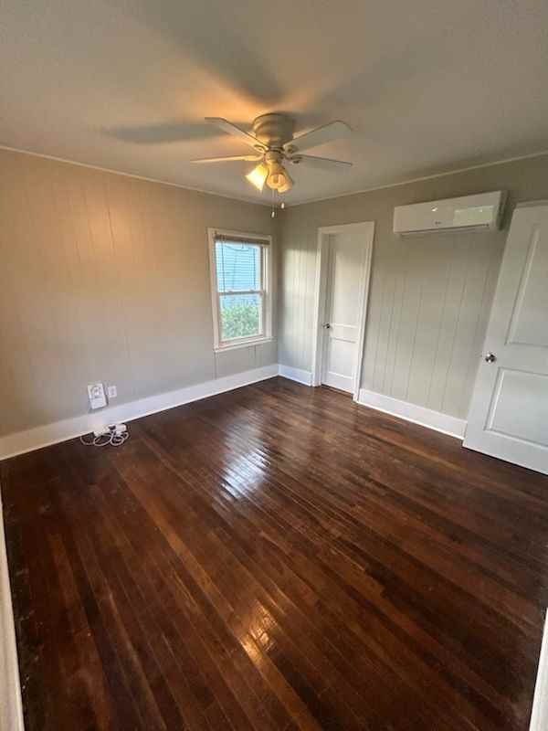 745 Queen Ave Nw #1 - Photo 4 of 11