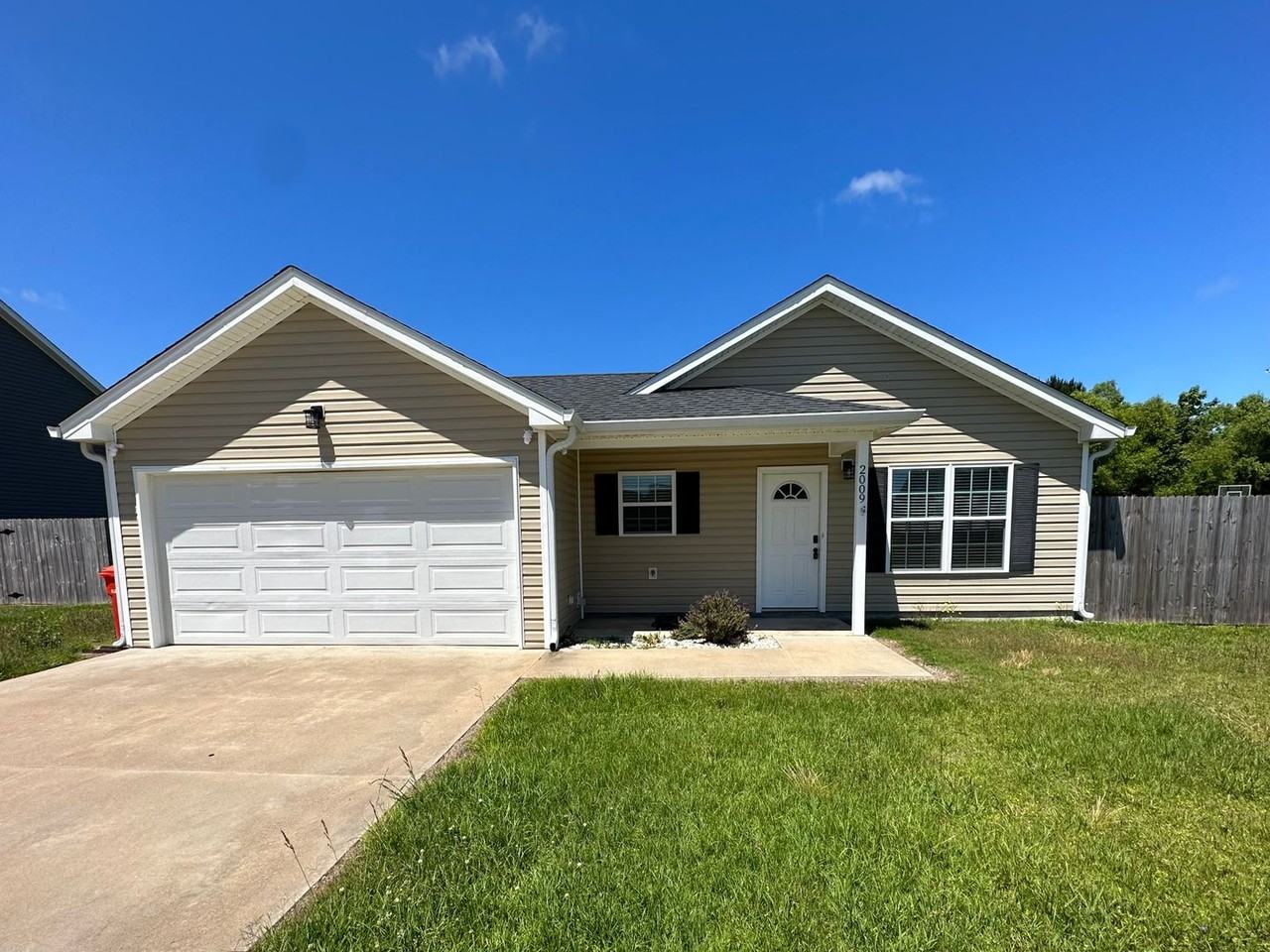 2009 Eleuthera Way, Elizabeth City, NC 27909 3 Bedroom House for 2,100