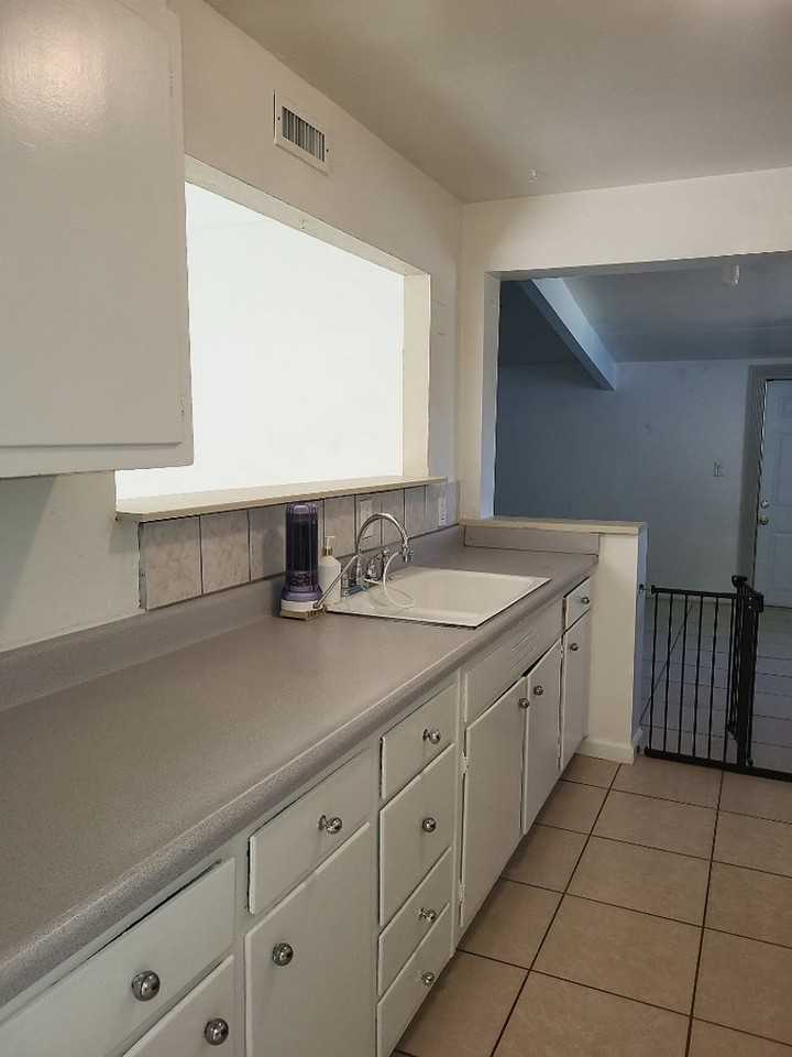 11441 Green Mountain St - Photo 4 of 17