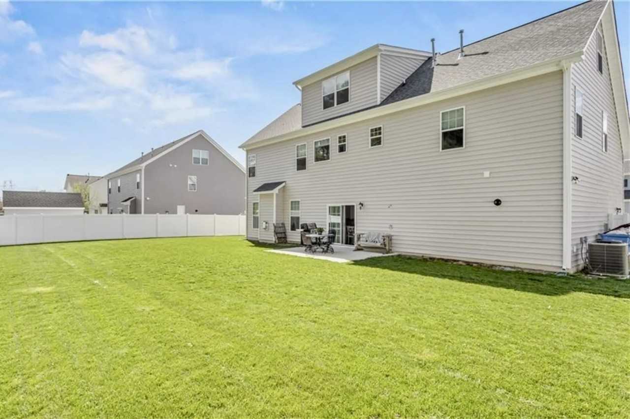 1015 Ekaterina Ct - Photo 2 of 45