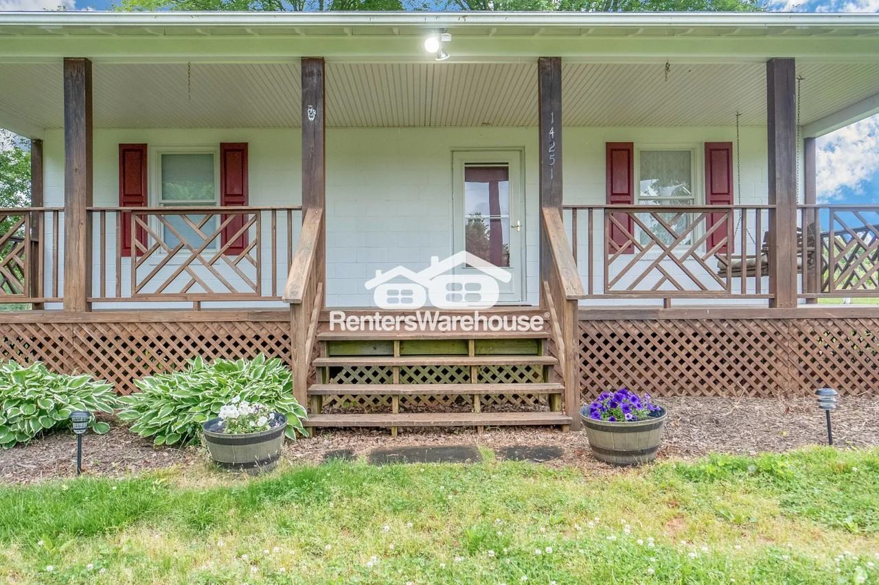14251 Rosmarin Rd - Photo 3 of 15