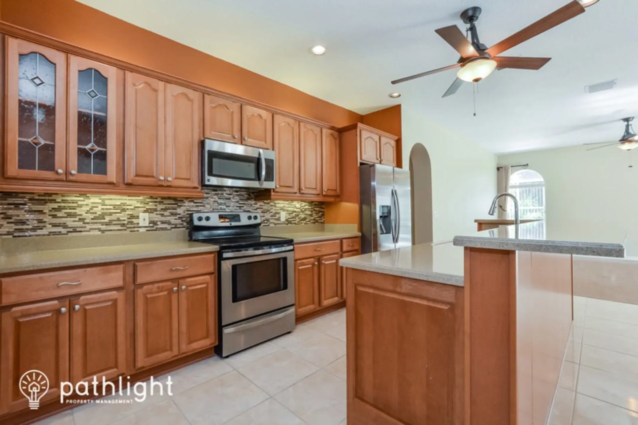48 Spring Glen Dr - Photo 2 of 16