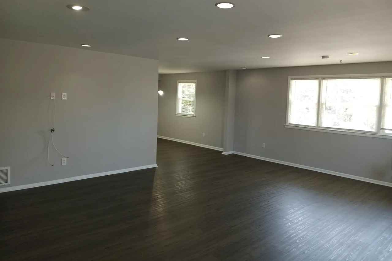 7733 Algon Ave - Photo 3 of 13