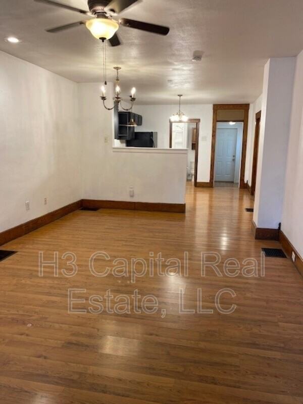 1005 Alton Ave - Photo 2 of 21