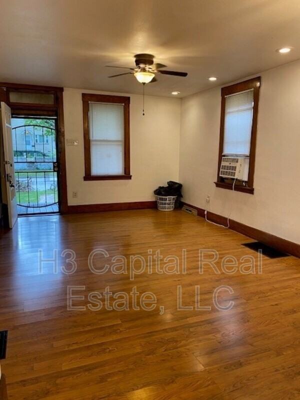 1005 Alton Ave - Photo 3 of 21