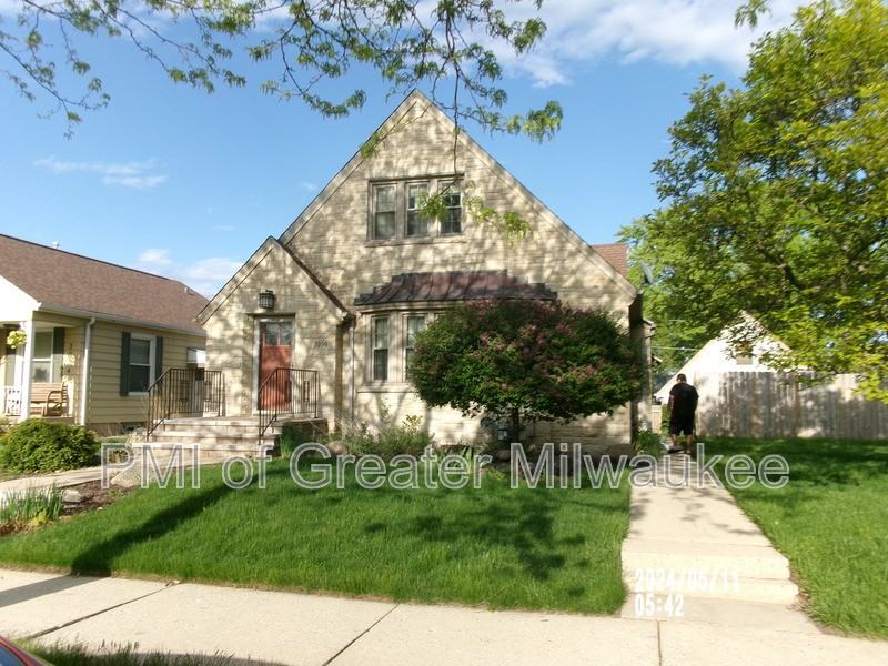 3030A S 50th St - Photo 2 of 16