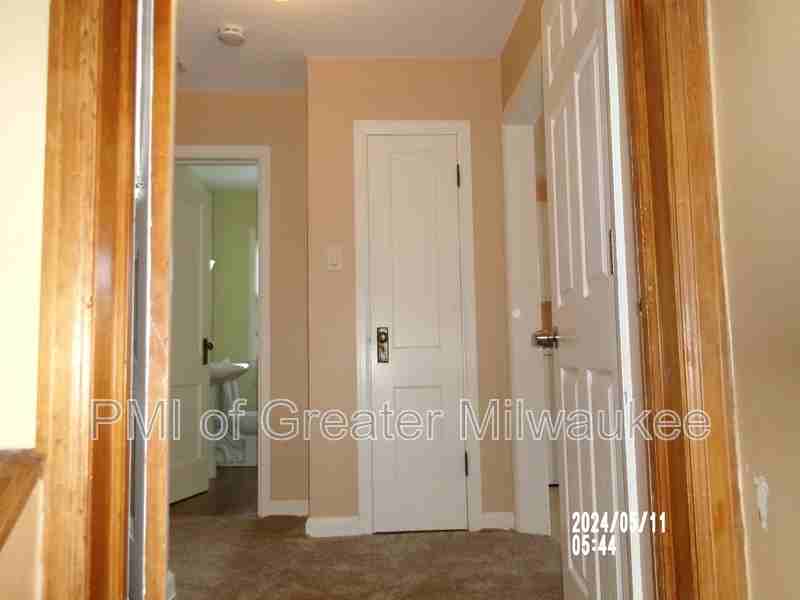 3030A S 50th St - Photo 3 of 16