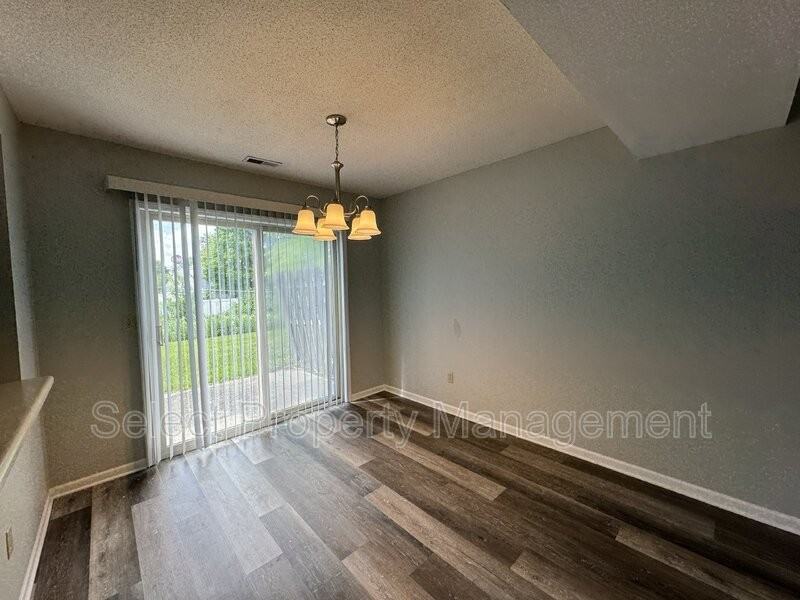 5422 Evard Rd - Photo 3 of 16