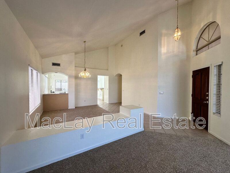 1667 S Sycamore Pl - Photo 5 of 20