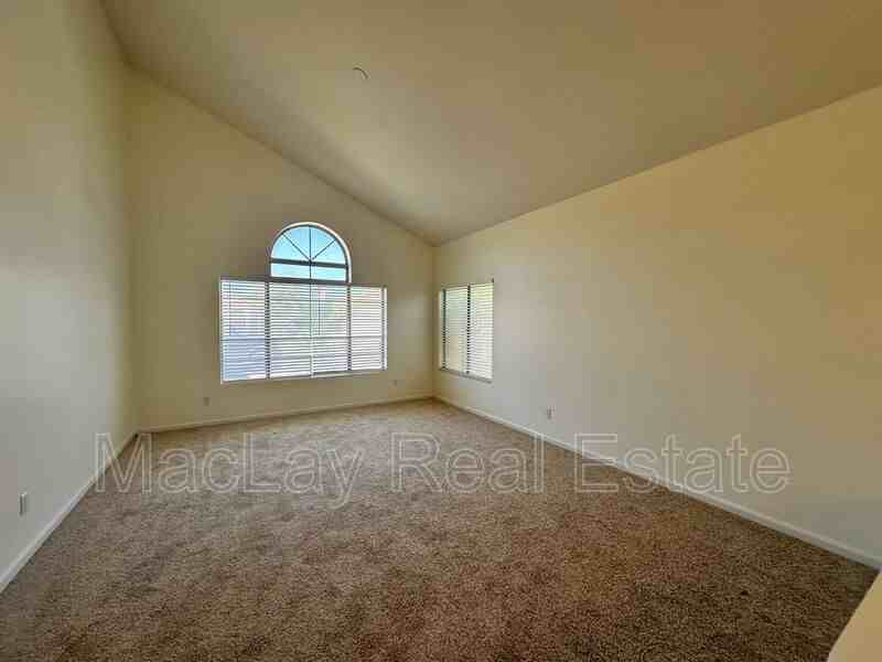 1667 S Sycamore Pl - Photo 6 of 20