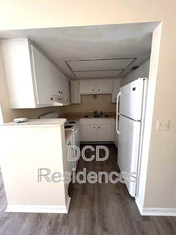 2101 W Bay Dr #7 - Photo 3 of 3