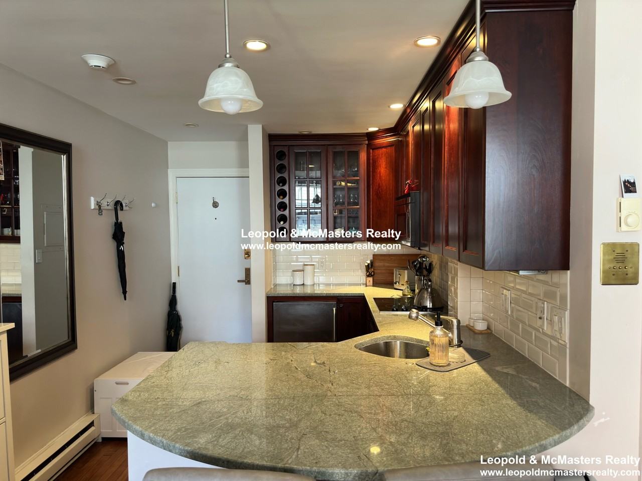 82 Chestnut St #21 - Photo 7 of 11