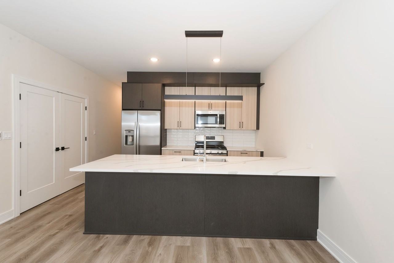 3762 S Indiana Ave #3 - Photo 3 of 25