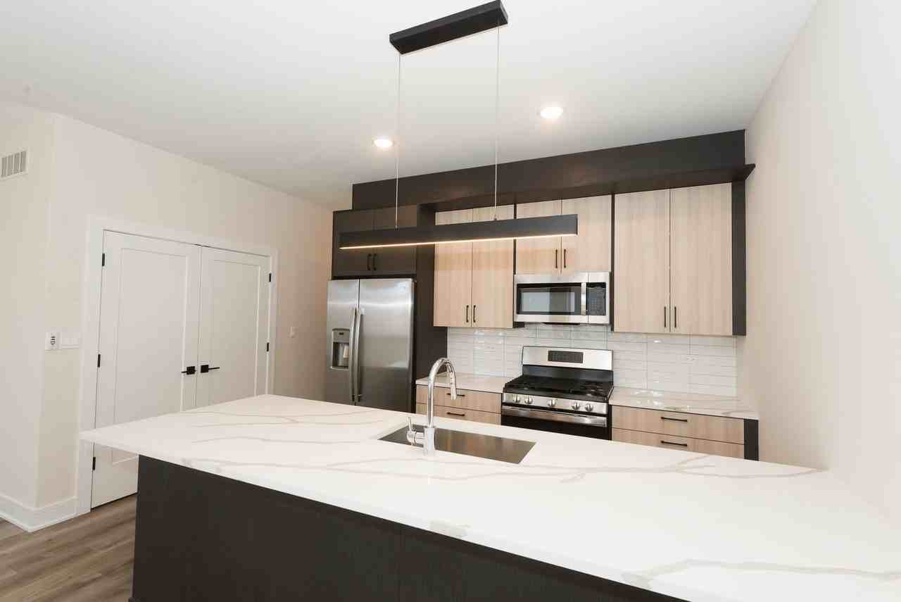 3762 S Indiana Ave #3 - Photo 4 of 25