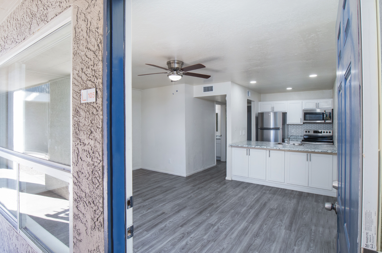 4635 N 27Th Ave - Photo 5 of 32